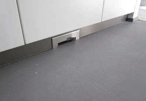 Praktische-Einkehrdüse-am-Boden